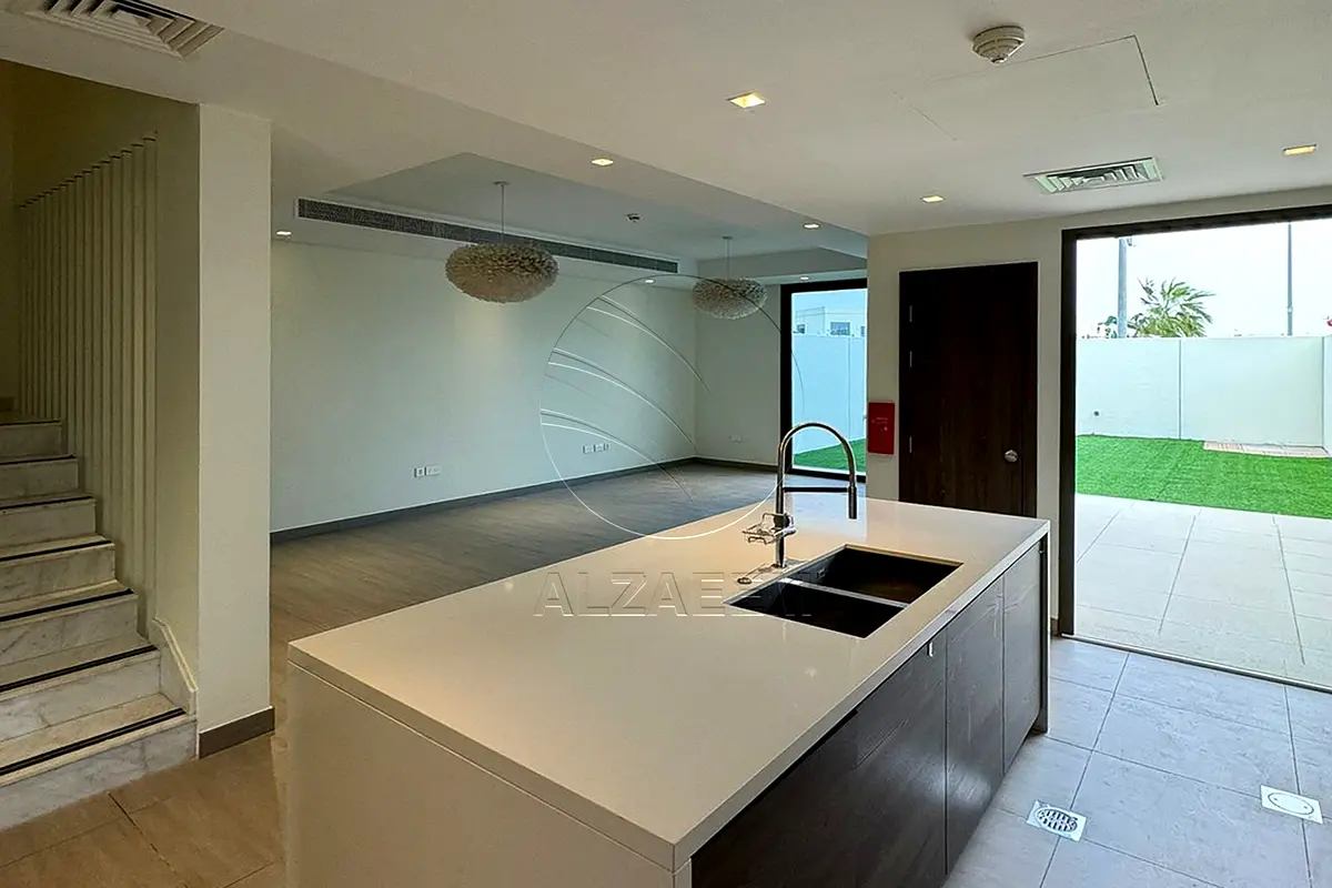 HOT DEAL | Move-in Ready | Single Row – Mid Unit