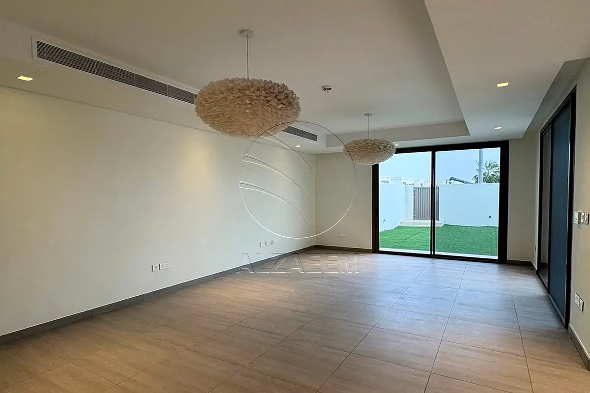 HOT DEAL | Move-in Ready | Single Row – Mid Unit