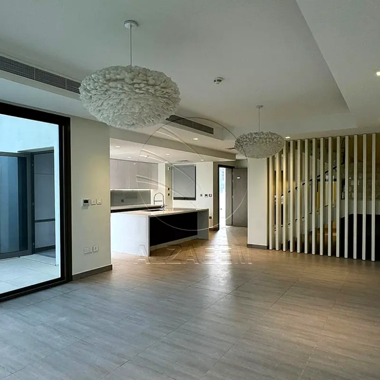 HOT DEAL | Move-in Ready | Single Row – Mid Unit