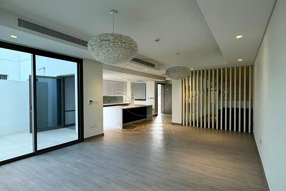HOT DEAL | Move-in Ready | Single Row – Mid Unit