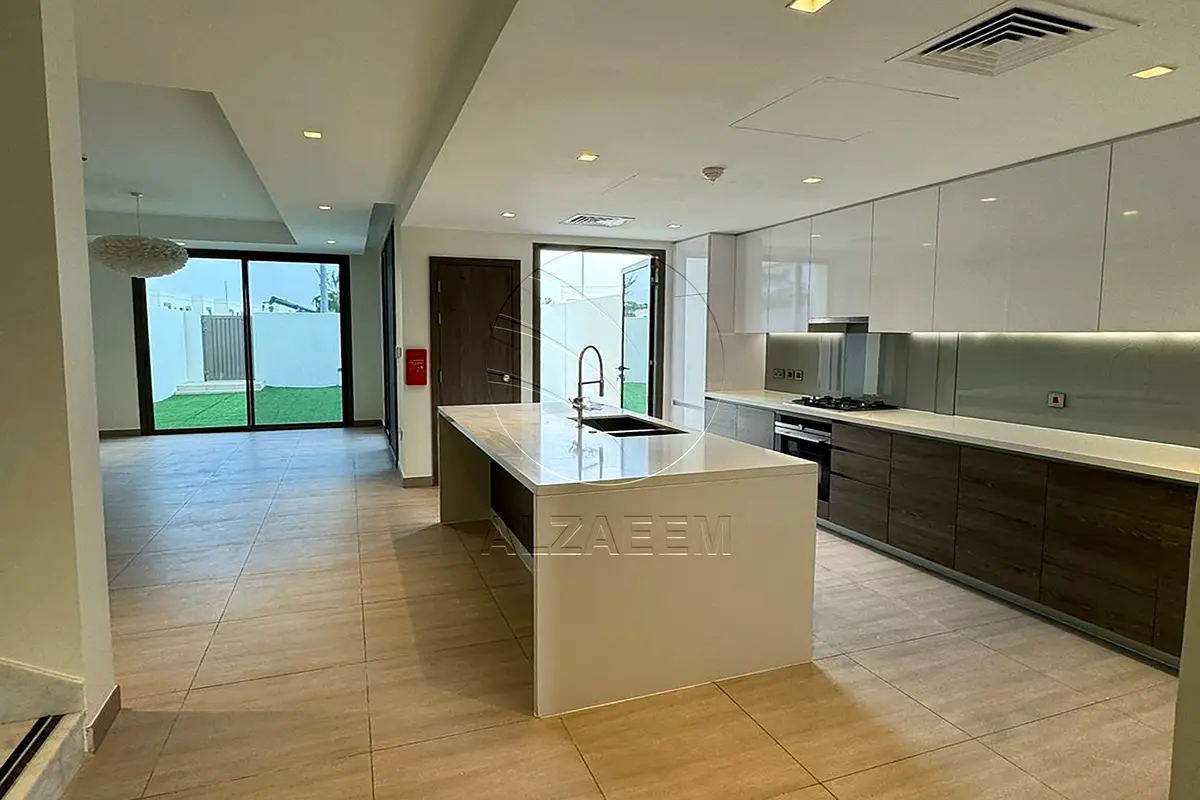 HOT DEAL | Move-in Ready | Single Row – Mid Unit