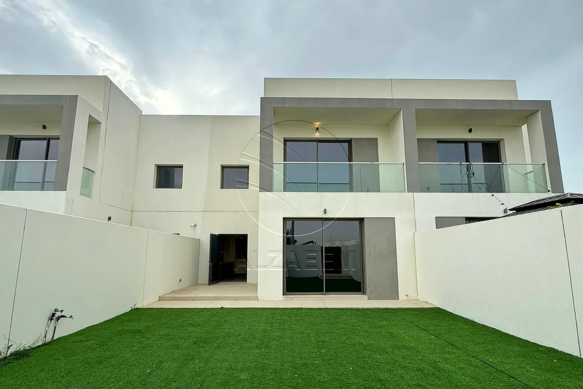 HOT DEAL | Move-in Ready | Single Row – Mid Unit