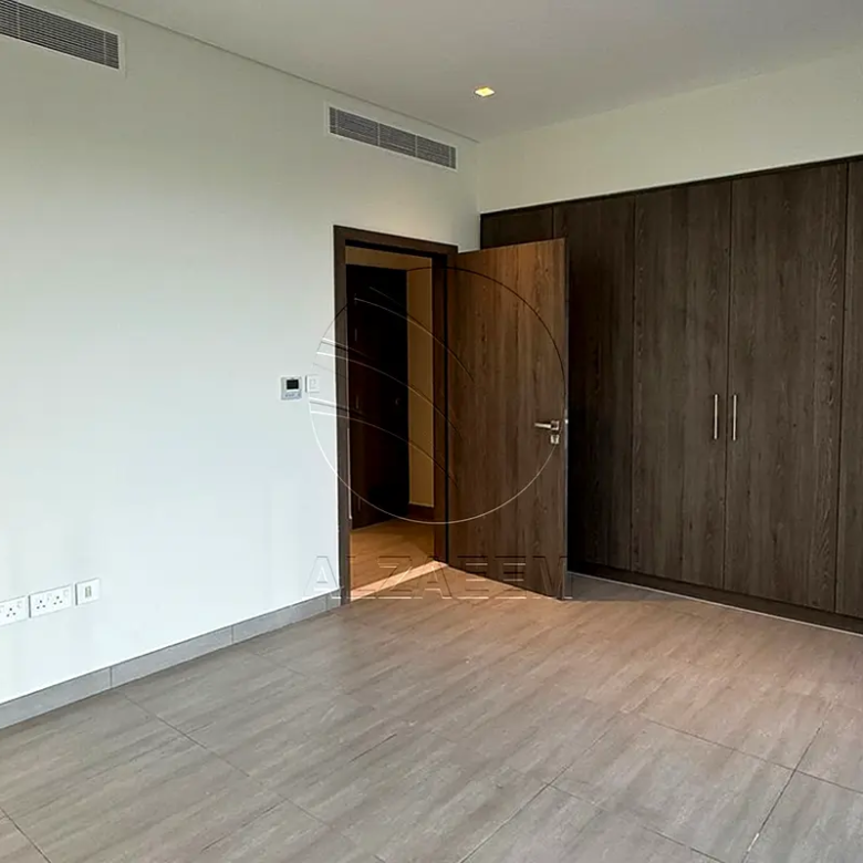 HOT DEAL | Move-in Ready | Single Row – Mid Unit