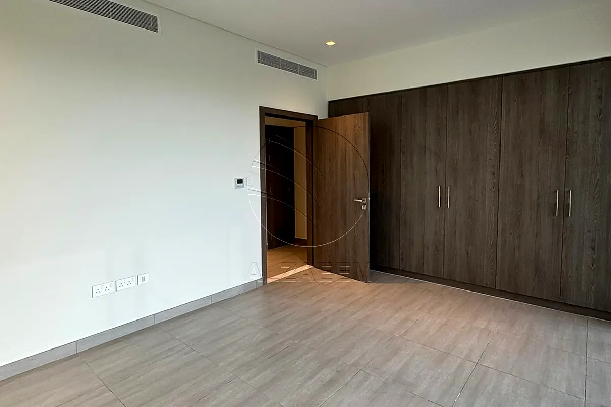 HOT DEAL | Move-in Ready | Single Row – Mid Unit