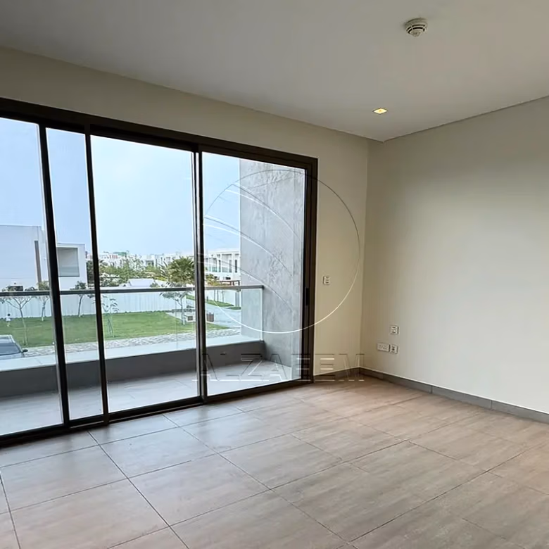 HOT DEAL | Move-in Ready | Single Row – Mid Unit