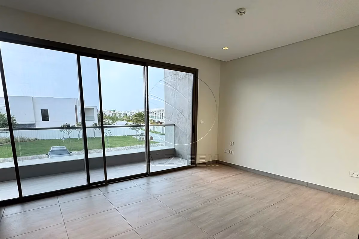HOT DEAL | Move-in Ready | Single Row – Mid Unit