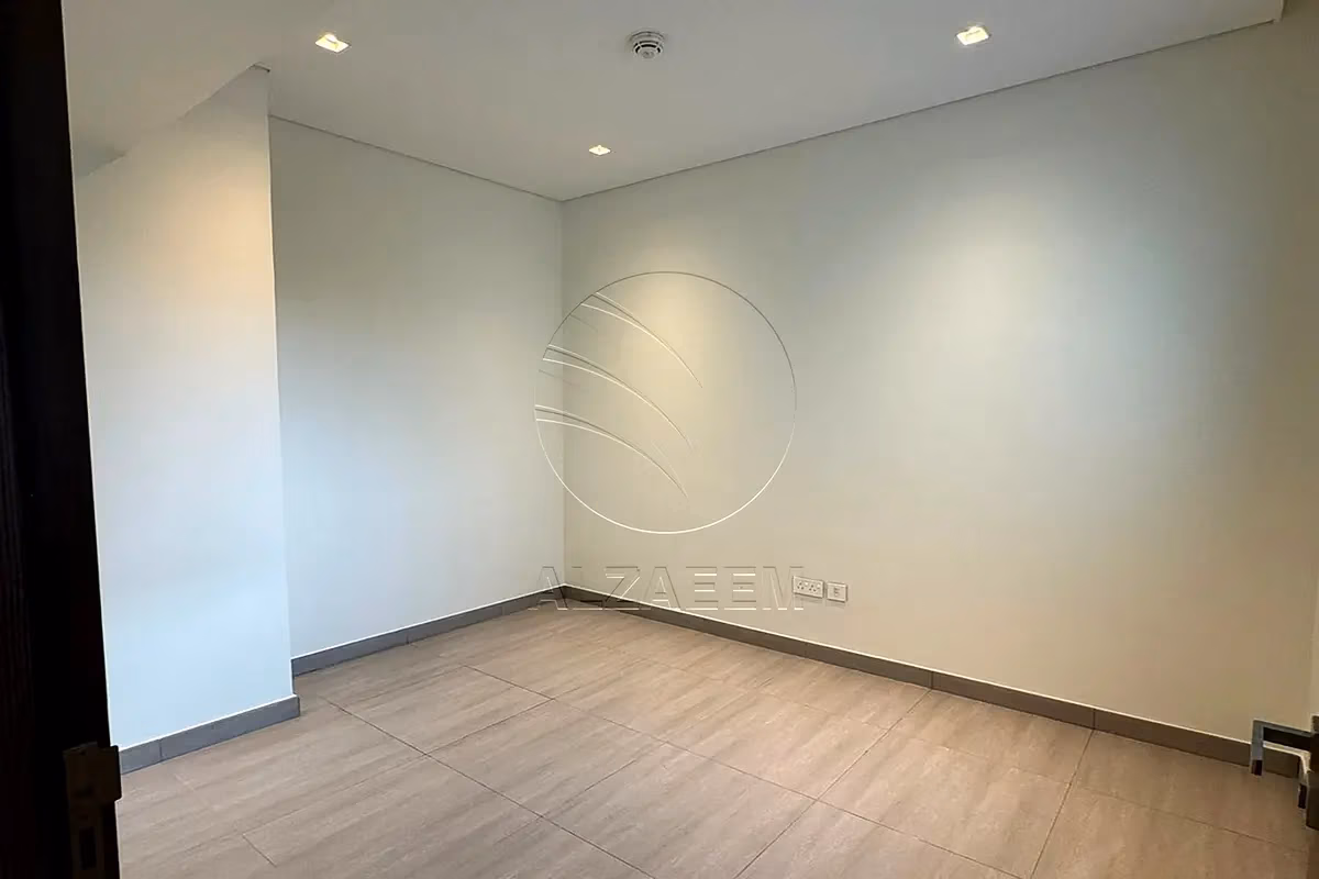 HOT DEAL | Move-in Ready | Single Row – Mid Unit