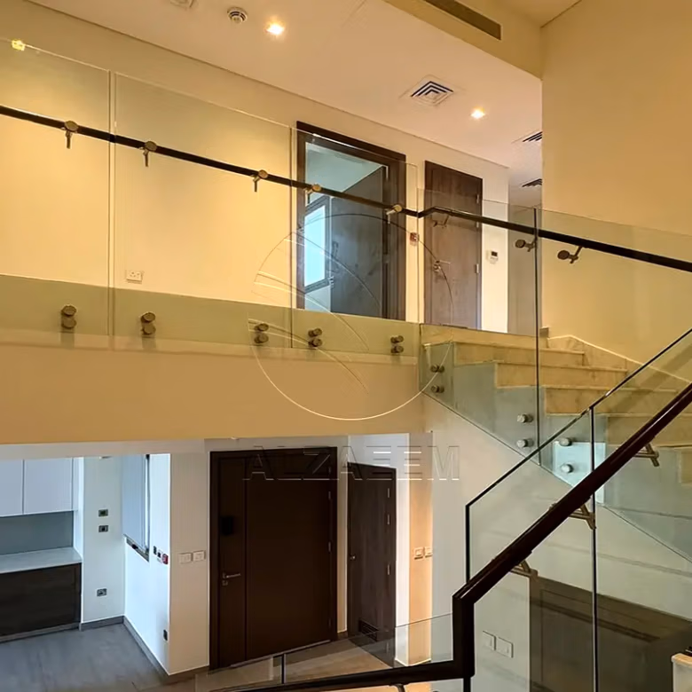 HOT DEAL | Move-in Ready | Single Row – Mid Unit