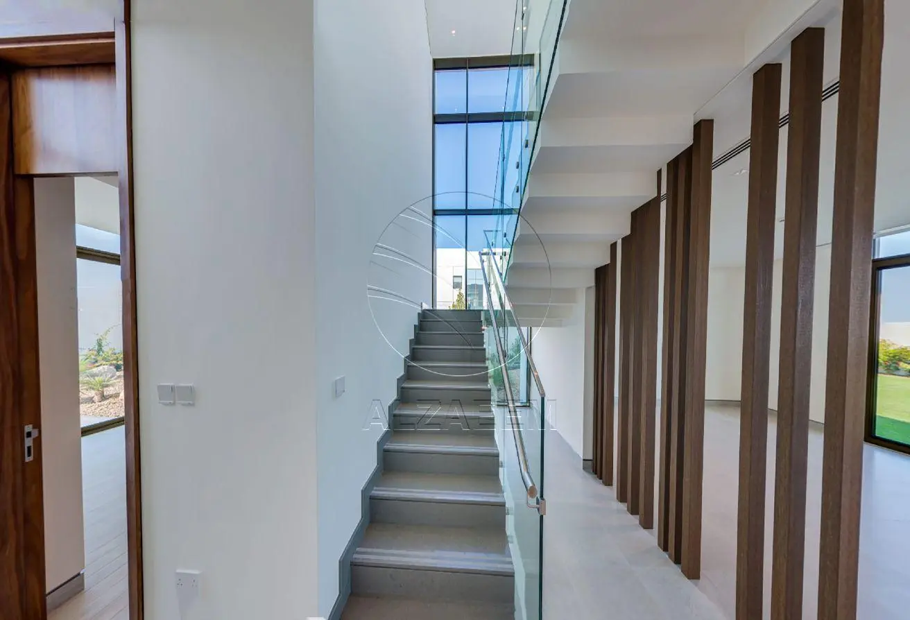 HOT DEAL Villa with Spacious 1,000 Sqm Plot
