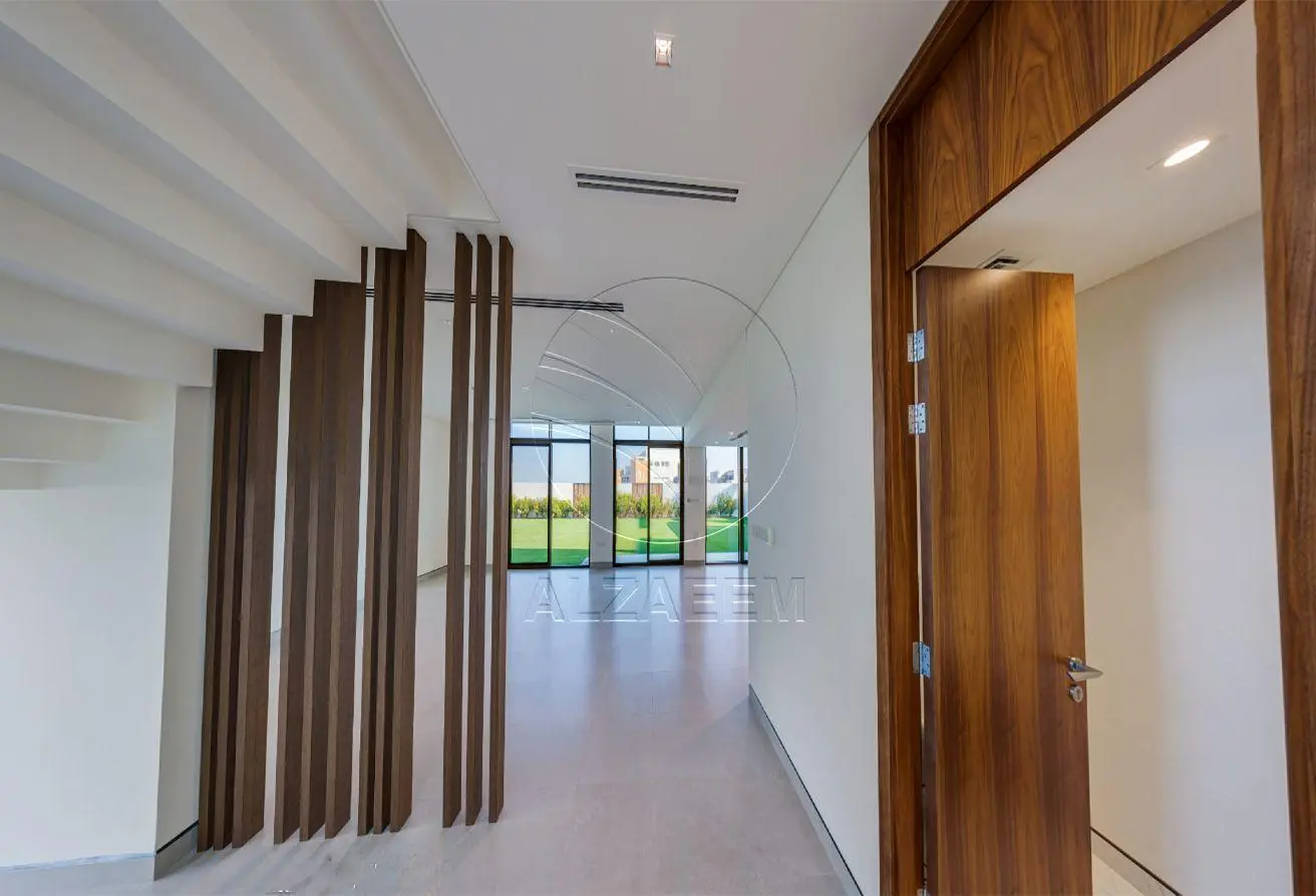 HOT DEAL Villa with Spacious 1,000 Sqm Plot