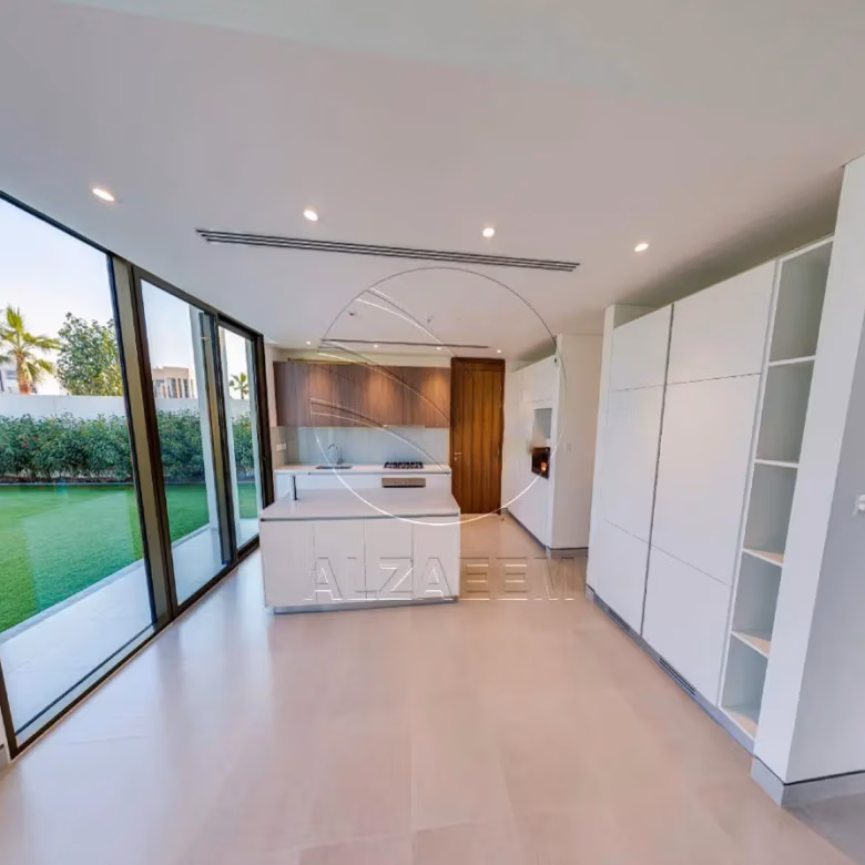 HOT DEAL Villa with Spacious 1,000 Sqm Plot