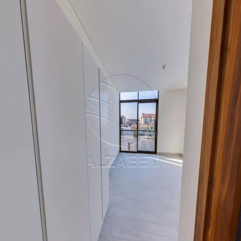 HOT DEAL Villa with Spacious 1,000 Sqm Plot