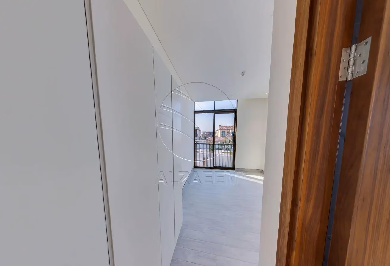 HOT DEAL Villa with Spacious 1,000 Sqm Plot