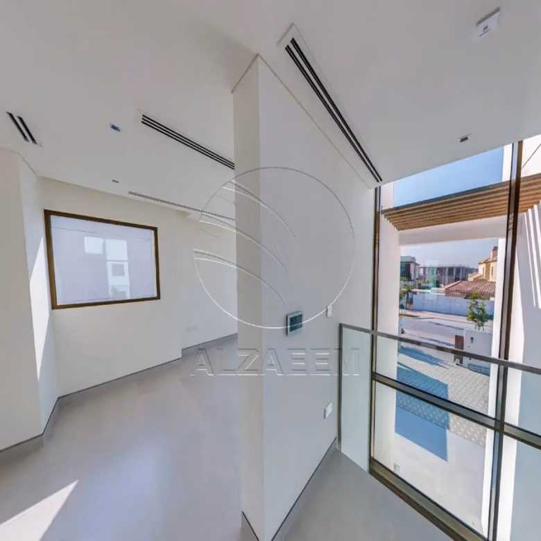 HOT DEAL Villa with Spacious 1,000 Sqm Plot