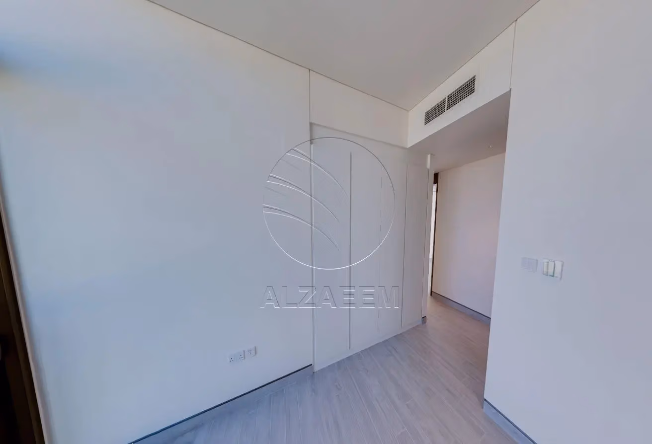 HOT DEAL Villa with Spacious 1,000 Sqm Plot