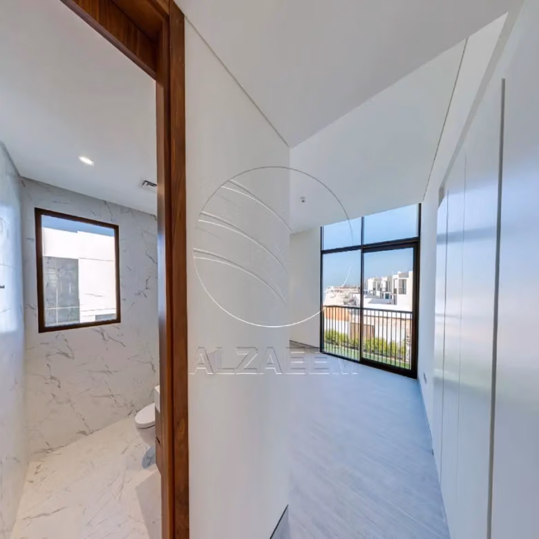 HOT DEAL Villa with Spacious 1,000 Sqm Plot