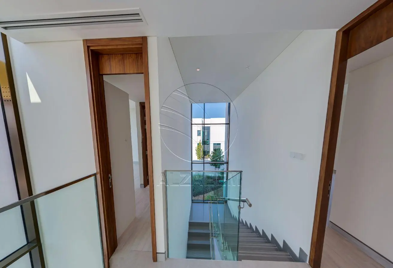 HOT DEAL Villa with Spacious 1,000 Sqm Plot