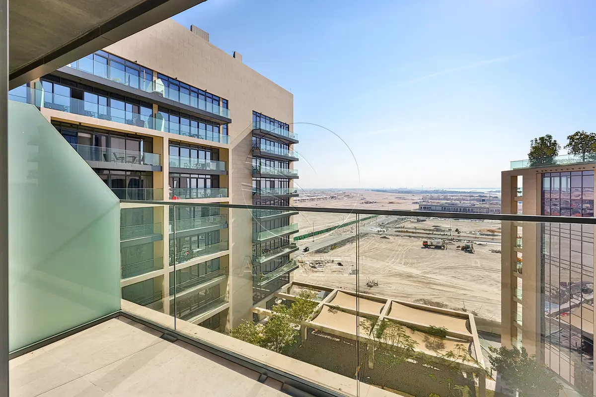 High Floor | White Goods Available | Move-in Ready