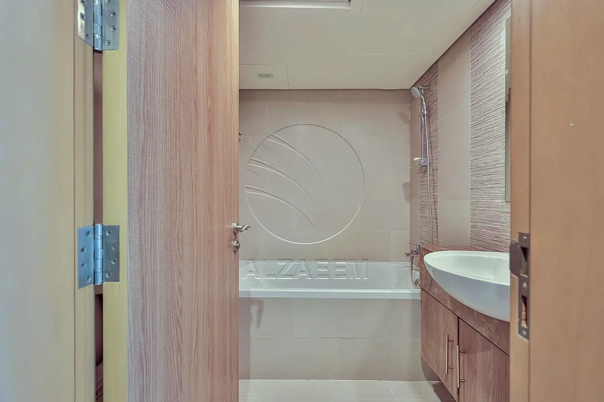High Floor | White Goods Available | Move-in Ready