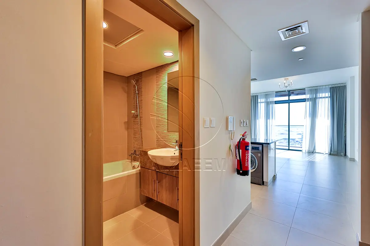 High Floor | White Goods Available | Move-in Ready