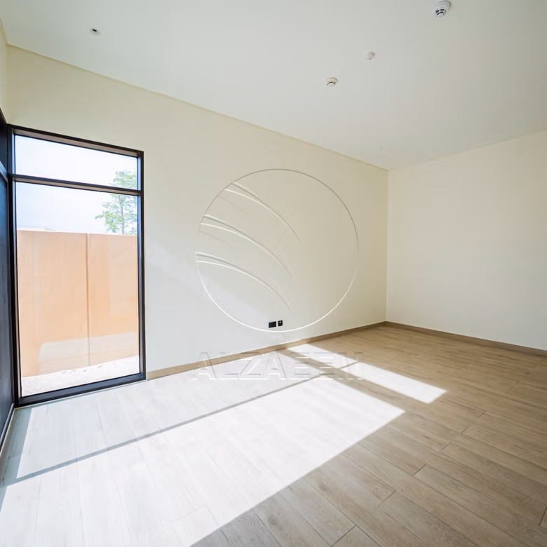 Single Row Villa | Huge Plot | Ready for Occupancy