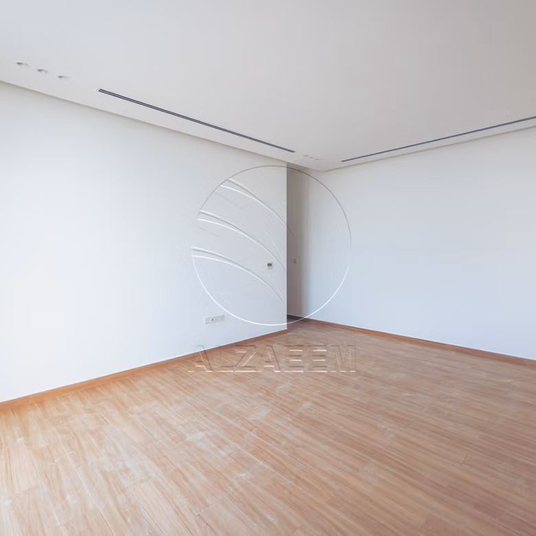 Corner | High Quality Finishing| High Ceiling