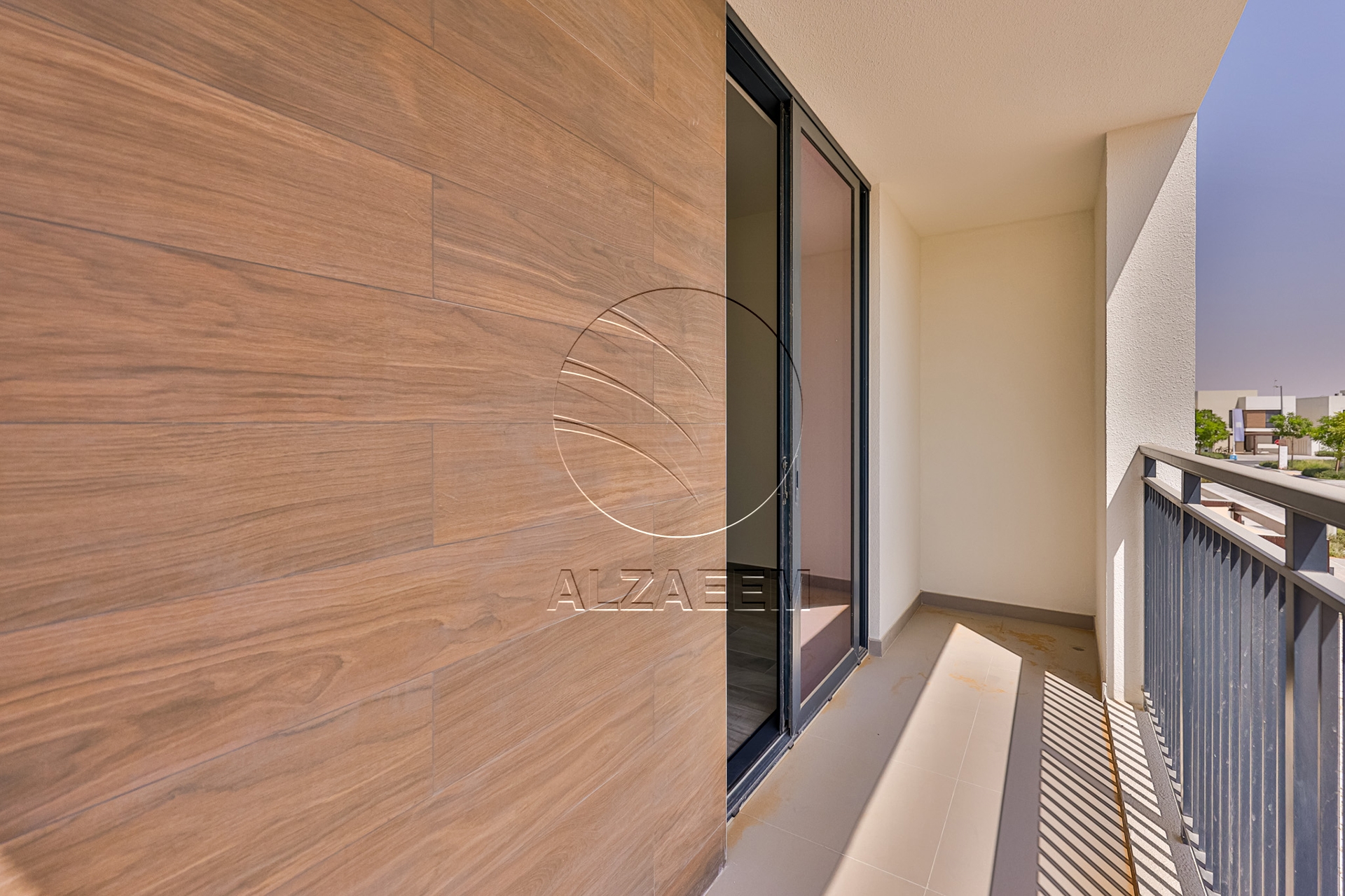 Single Row CORNER | Premium and High End Location