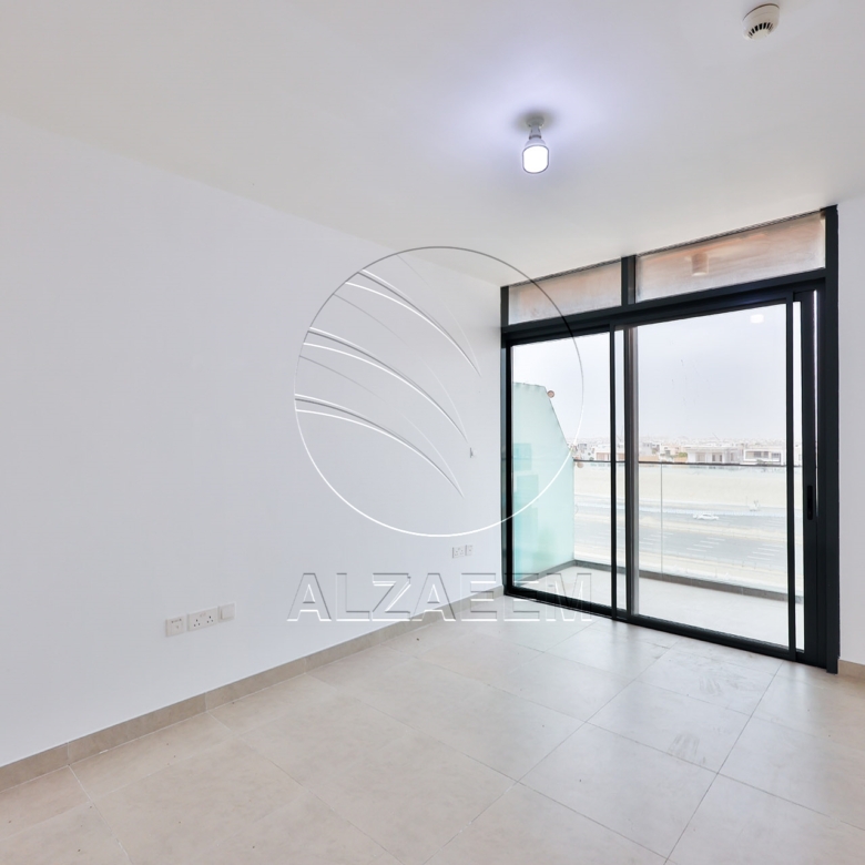 HOT DEAL! Corner Unit – Partial Sea View | Parking