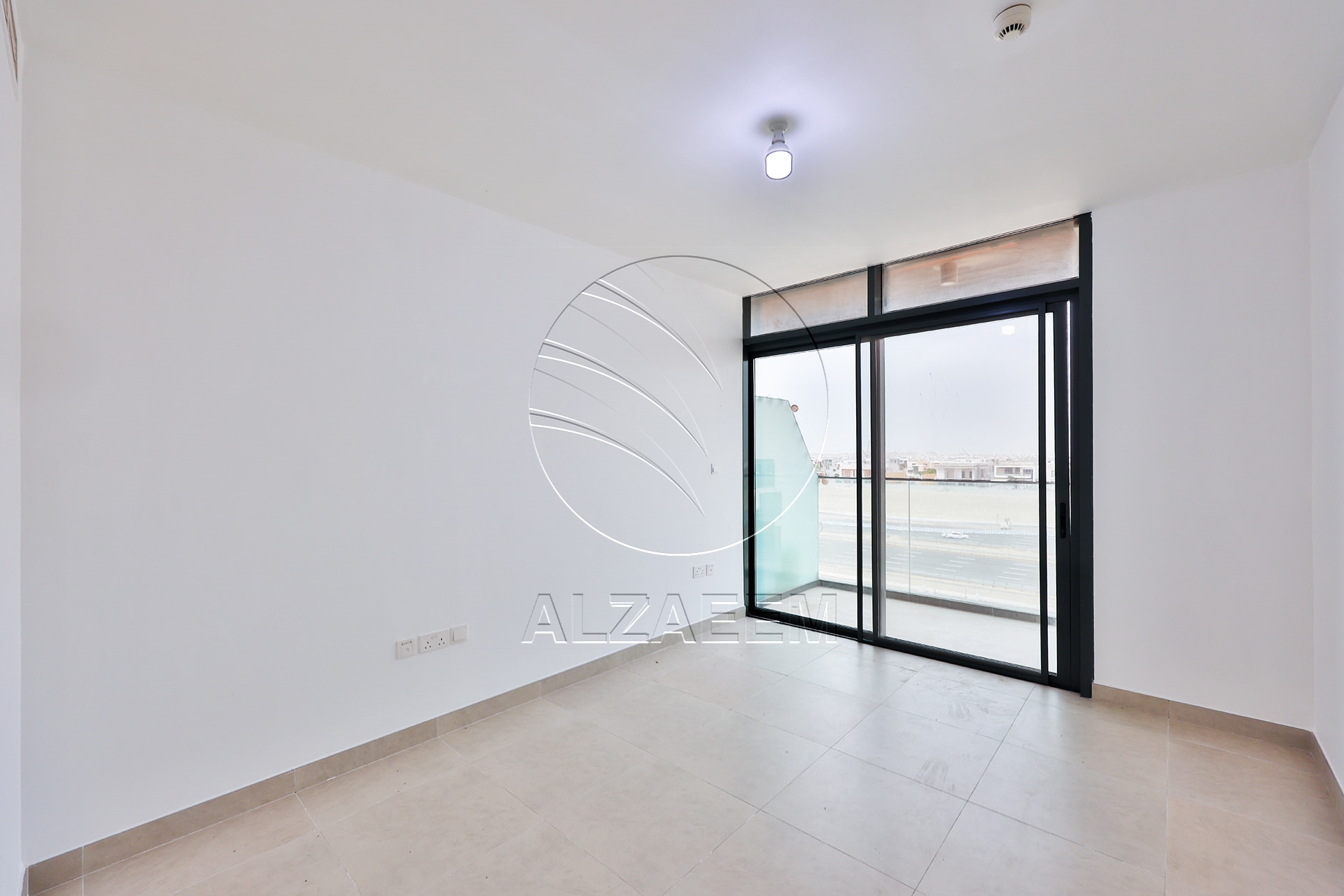 HOT DEAL! Corner Unit – Partial Sea View | Parking