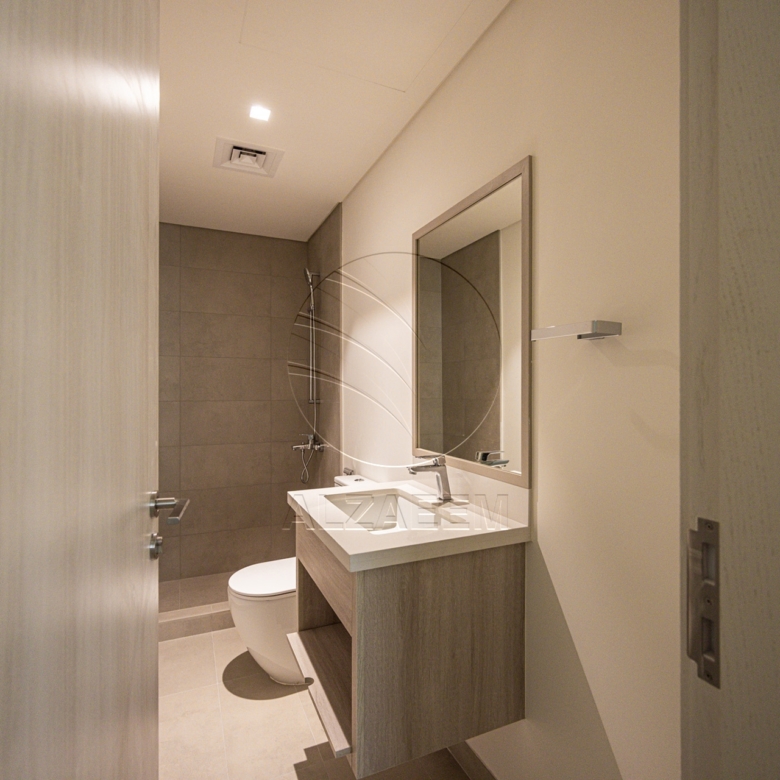 VACANT! 3BR TH | Prime Location | Modern Design