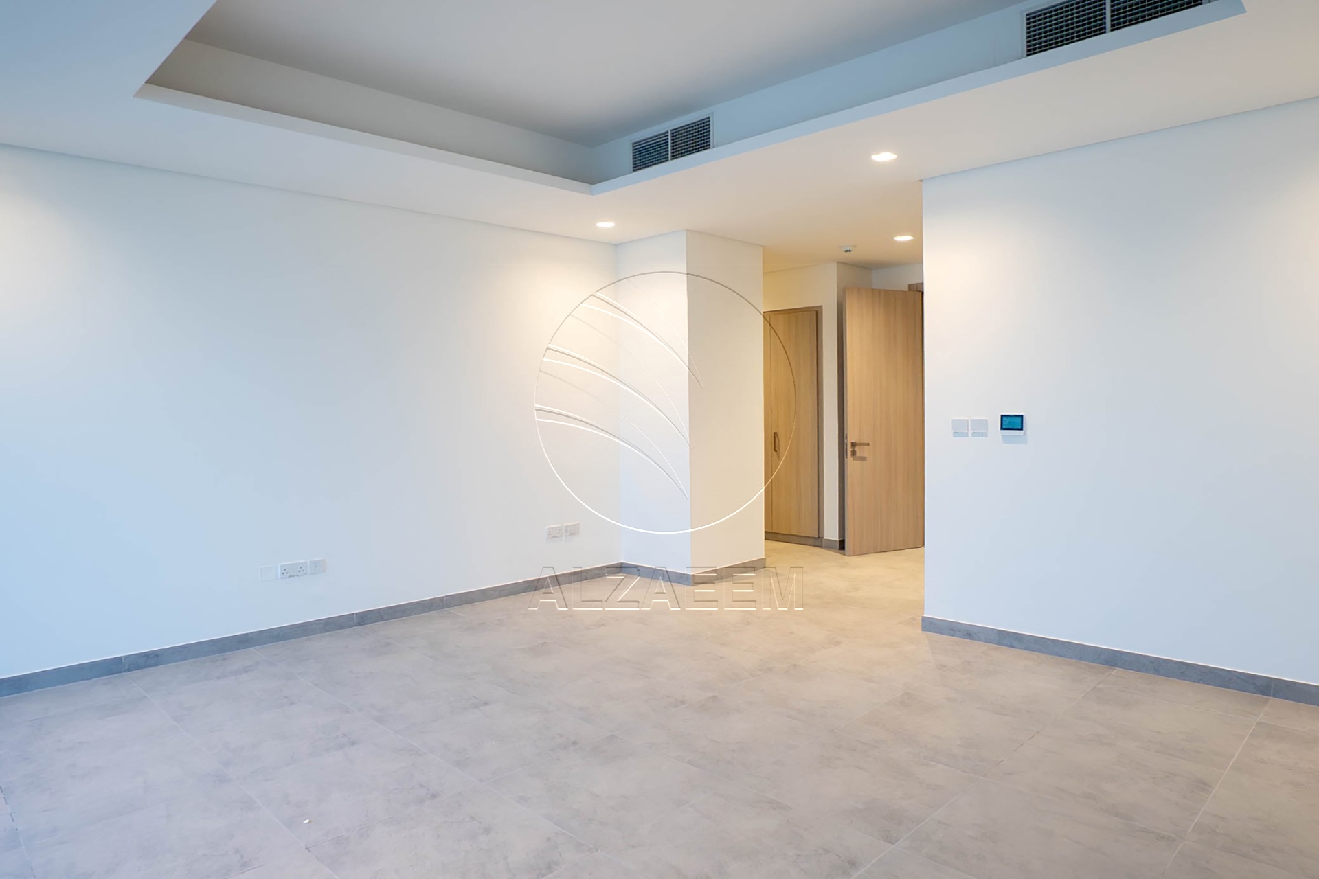 High Quality Upgraded Villa | Single Row | VACANT