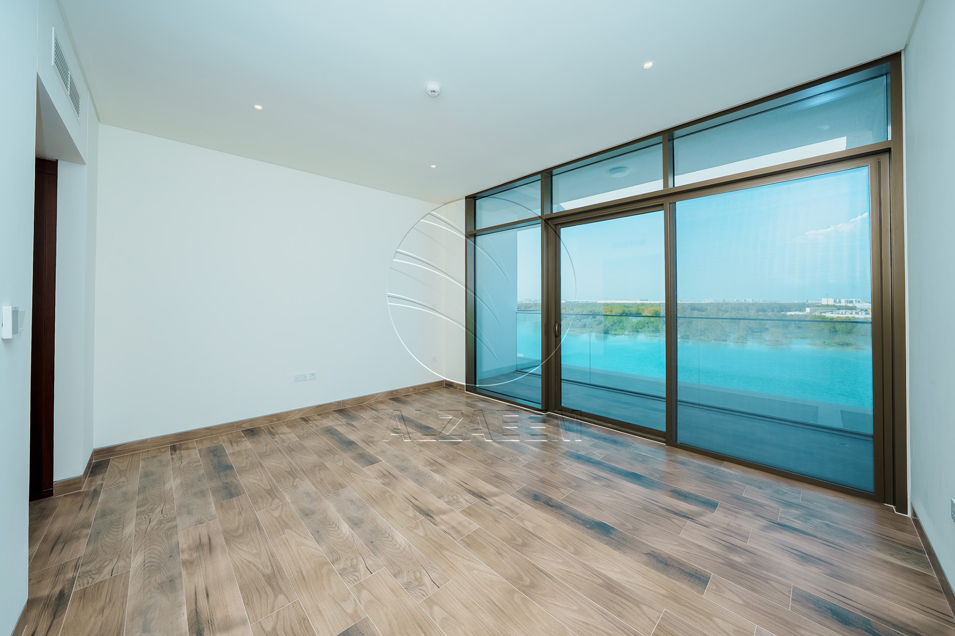 √Seafront VIP Villa | Single Row Corner Big Plot√