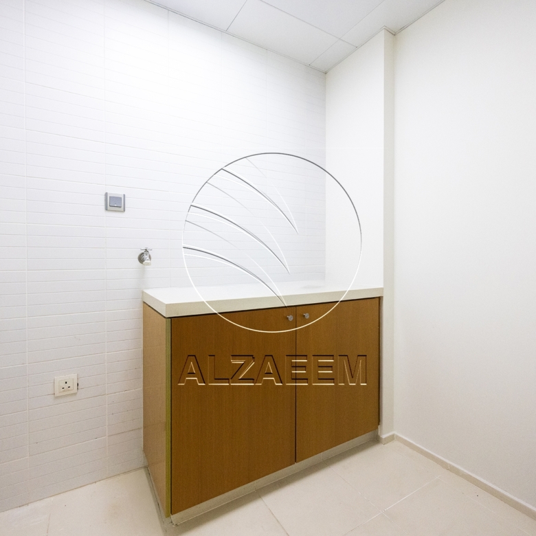 Vacant | Fully renovated unit | Sea View