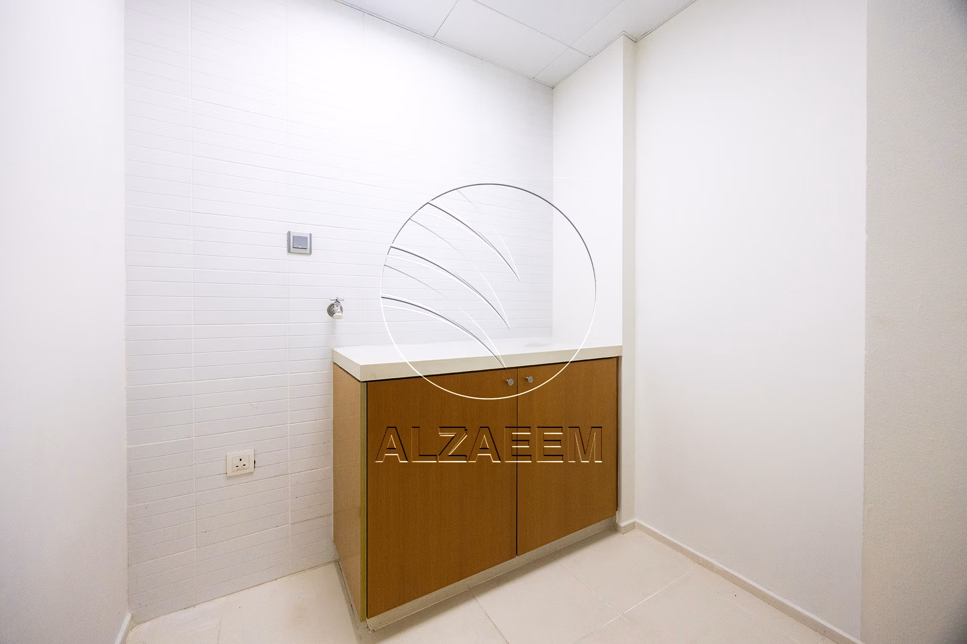Vacant | Fully renovated unit | Sea View