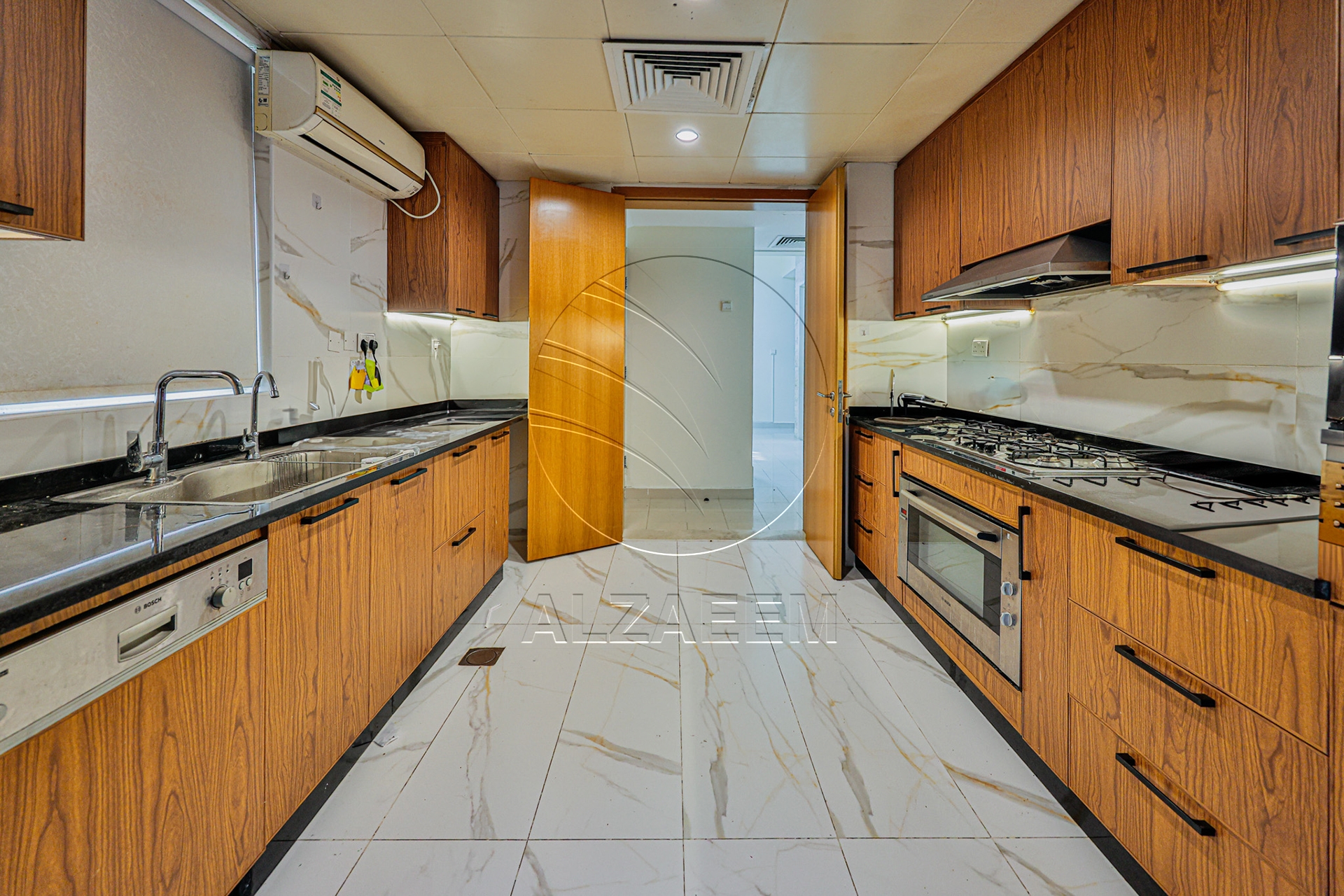 √ Private Pool | Type A | Tenanted | CORNER √