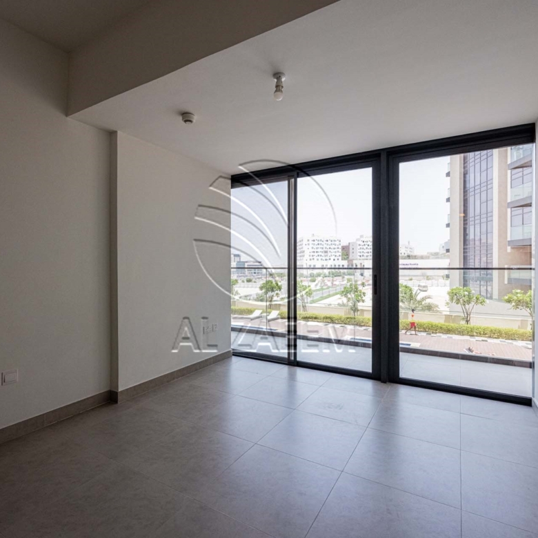 Vacant | DUPLEX | Facing The Pool | 4 payments