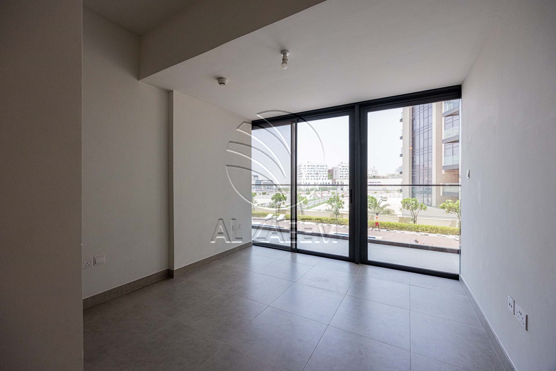 Vacant | DUPLEX | Facing The Pool | 4 payments