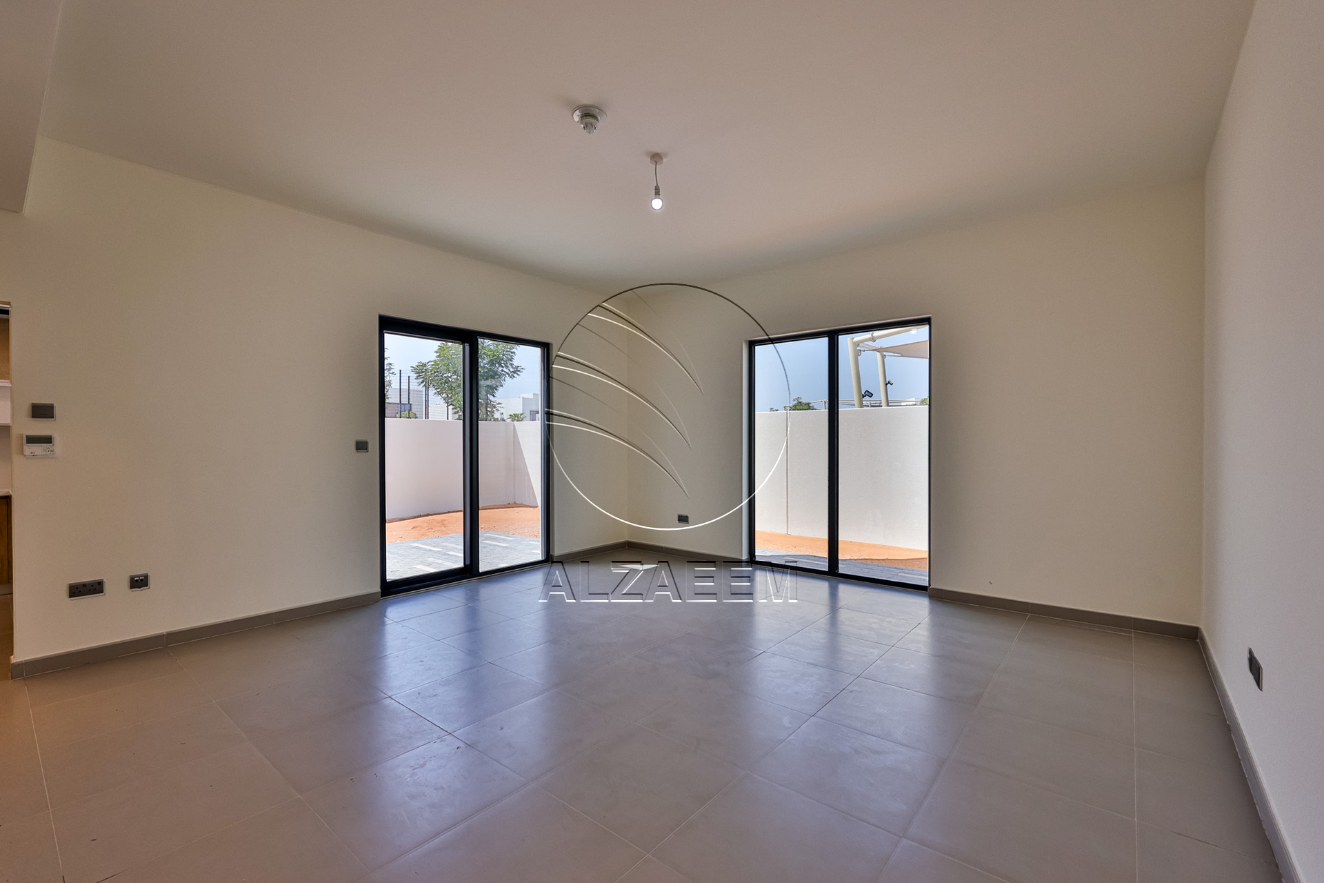 Single Row CORNER | Premium and High End Location