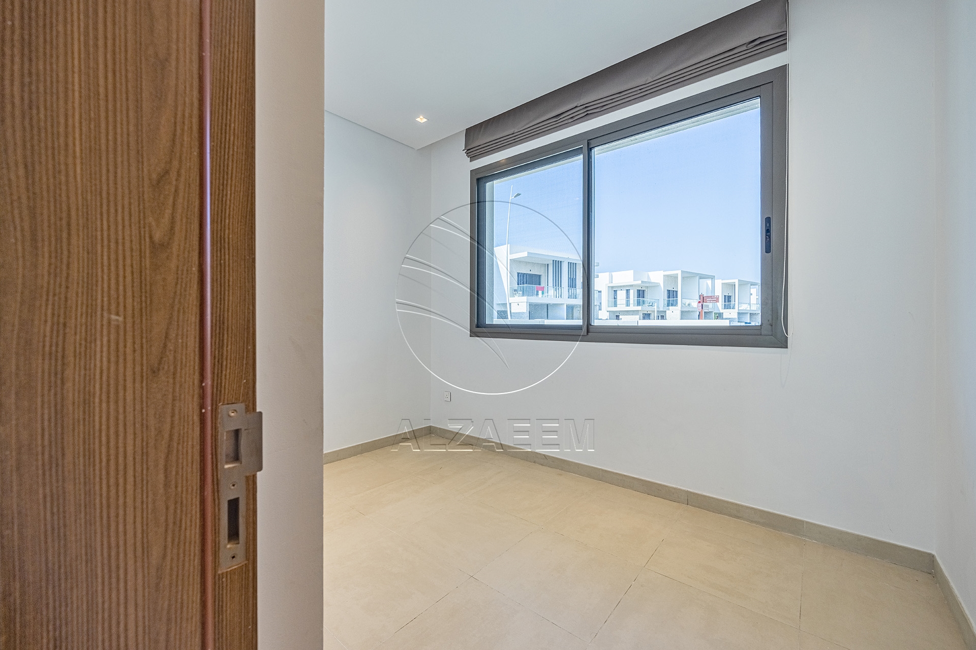Huge Corner Unit | VACANT | Steps from the Park