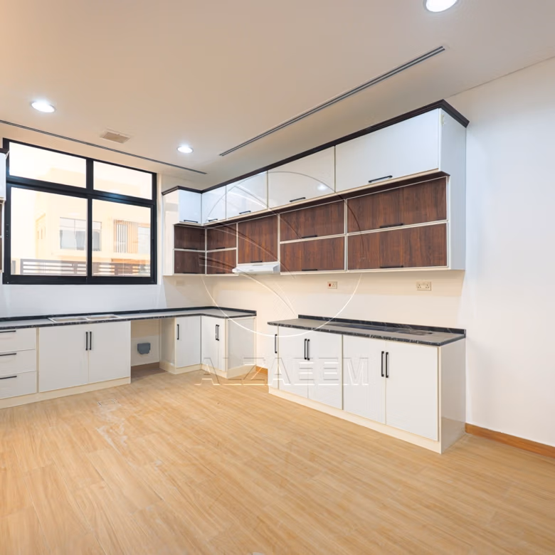 Corner | High Quality Finishing| High Ceiling