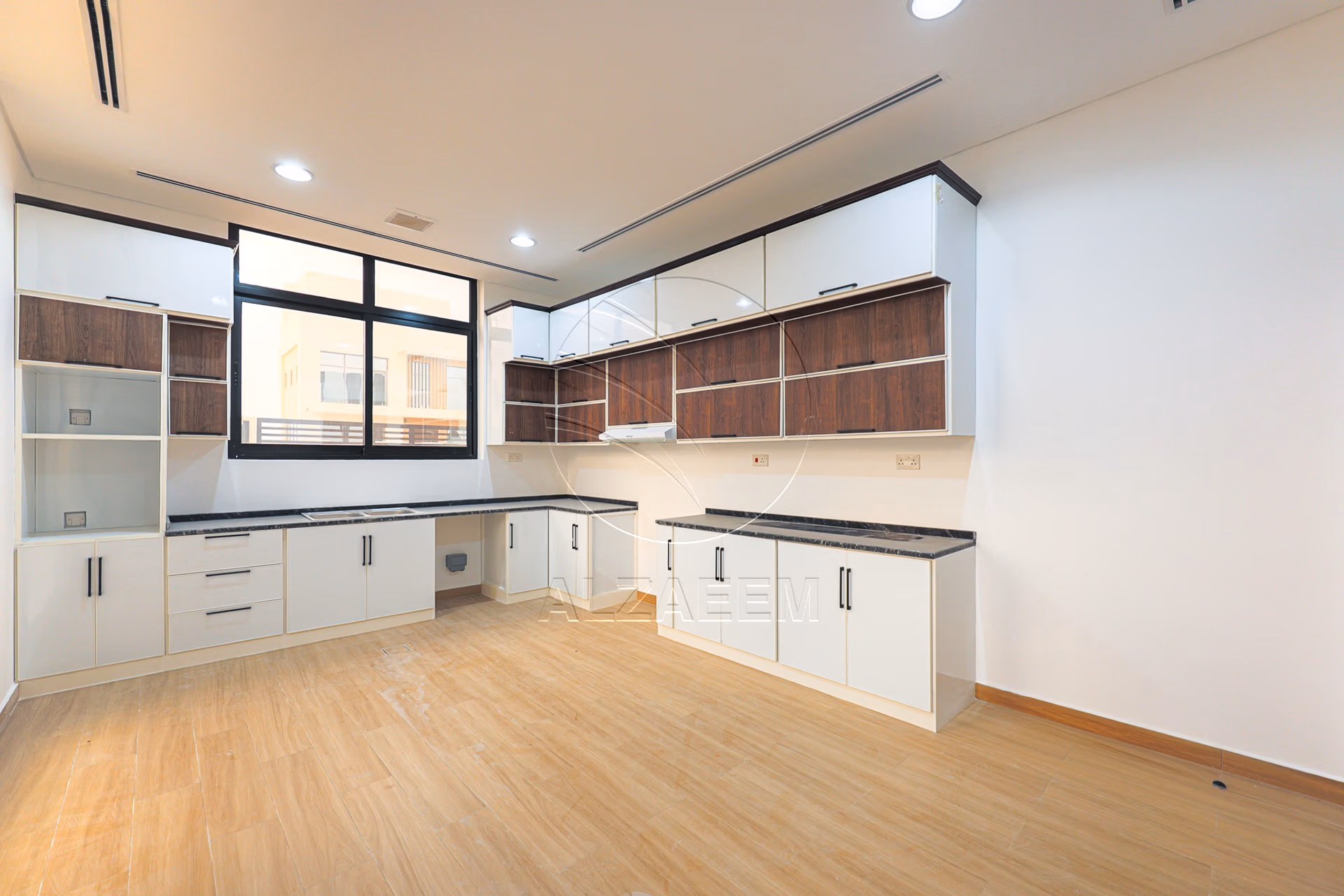 Corner | High Quality Finishing| High Ceiling