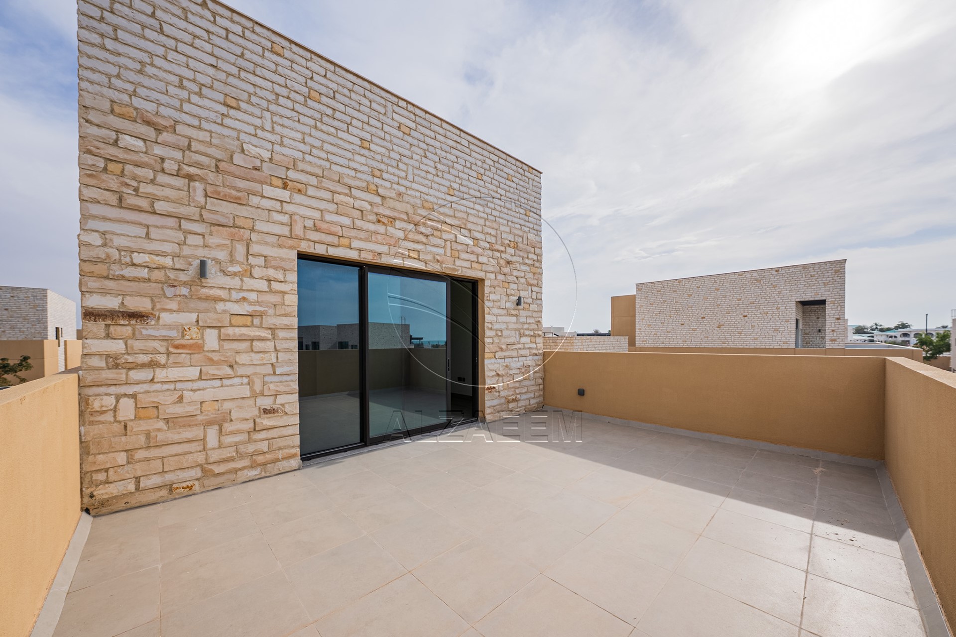 Single Row Villa | Huge Plot | Ready for Occupancy