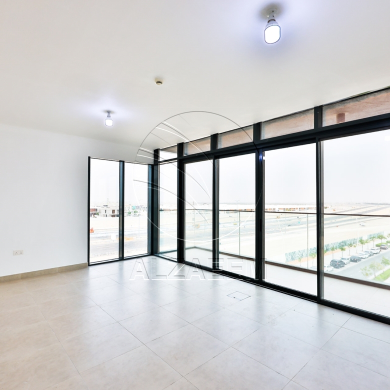 HOT DEAL! Corner Unit – Partial Sea View | Parking