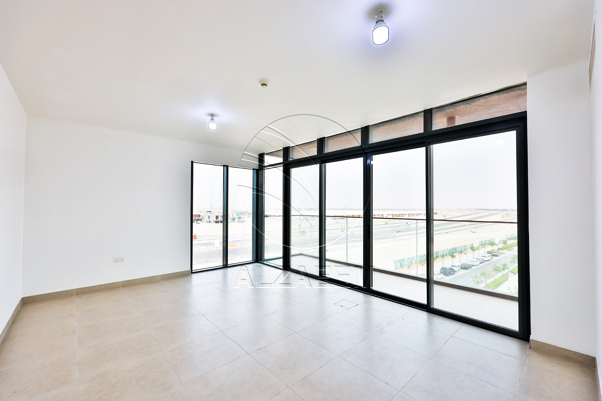 HOT DEAL! Corner Unit – Partial Sea View | Parking