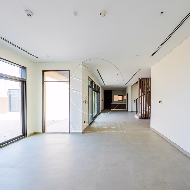 Single Row Villa | Huge Plot | Ready for Occupancy