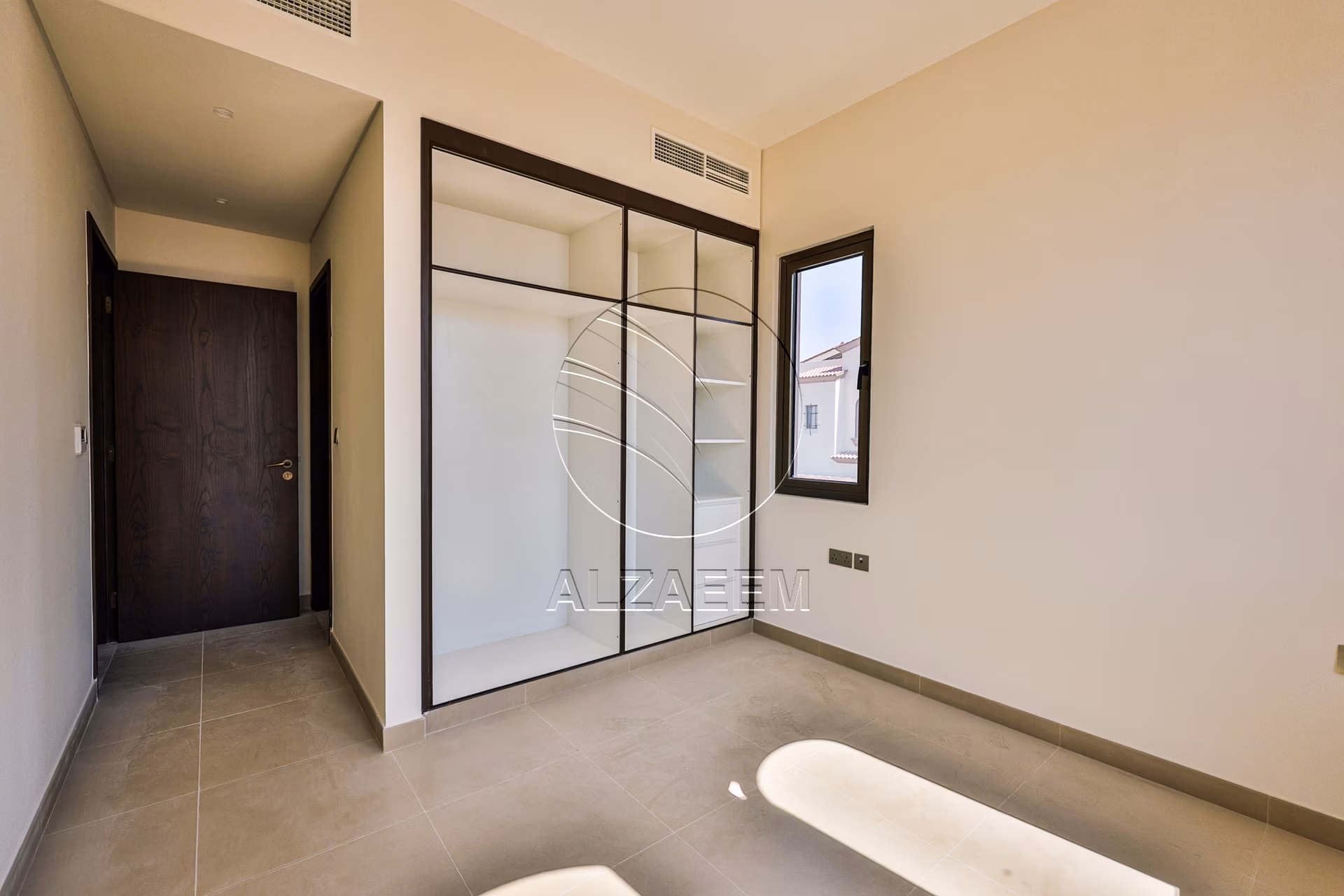 √CASARES | Single Row -CORNER | Prime Location√