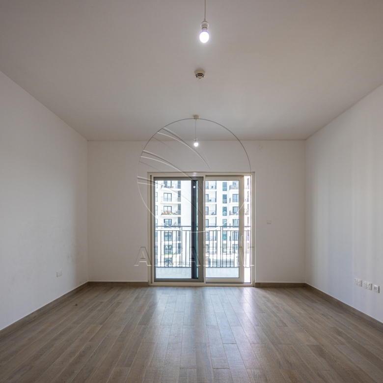 Partial Canal View | High Floor | VACANT