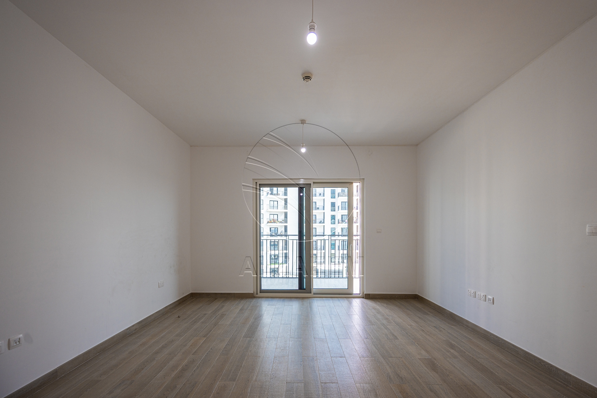 Partial Canal View | High Floor | VACANT