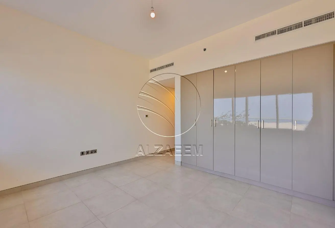 Luxurious Sea View Simplex Townhouse | VACANT