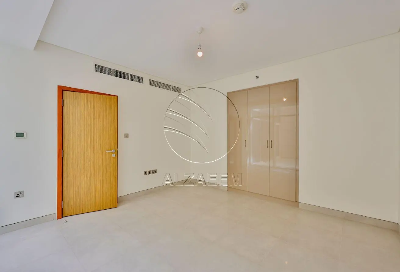 Luxurious Sea View Simplex Townhouse | VACANT